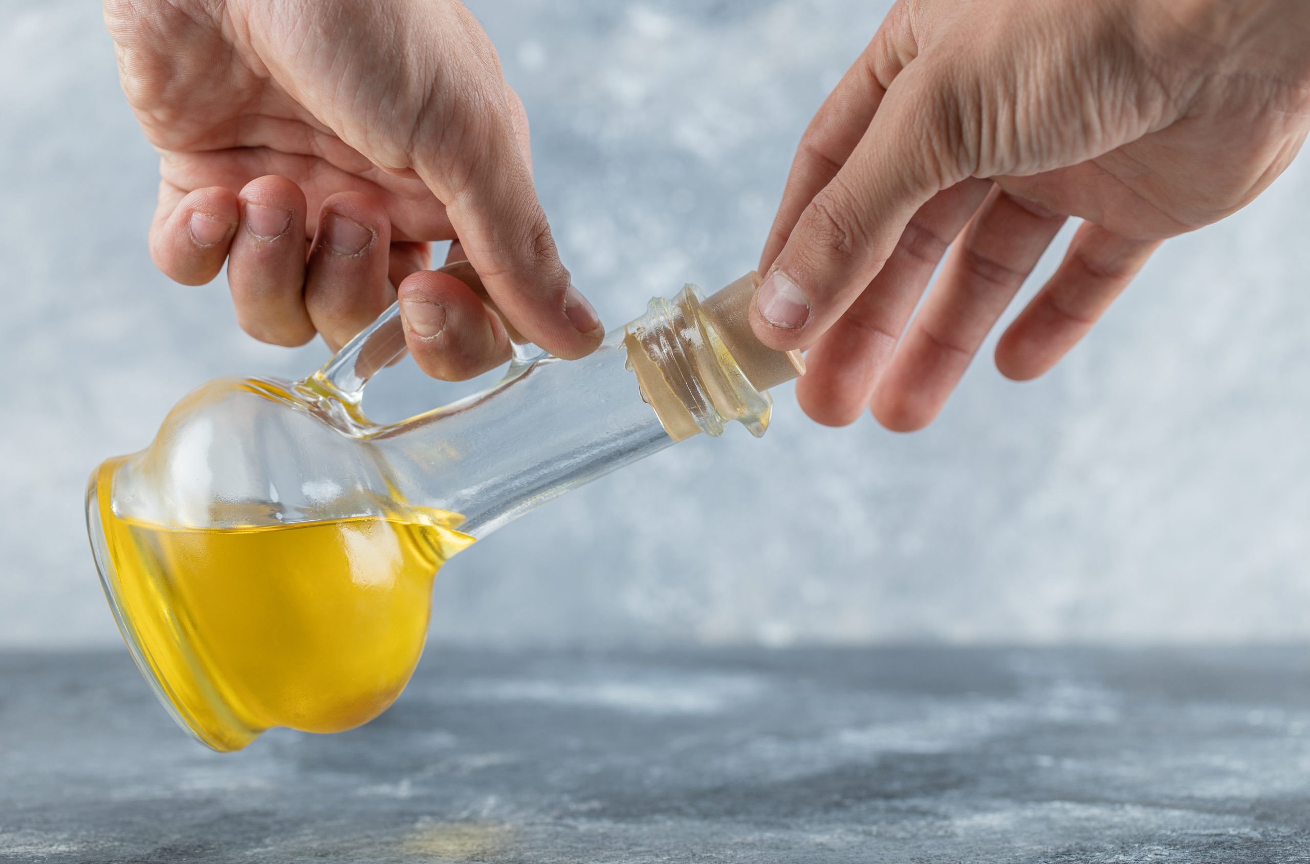 découvrez si l'huile de colza est adaptée pour la friture : avantages, inconvénients et conseils pour bien l'utiliser en cuisine.