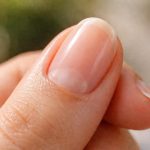 découvrez ce qu'est la matrice de l’ongle et apprenez comment la protéger efficacement pour favoriser la croissance d'ongles plus forts et en meilleure santé.