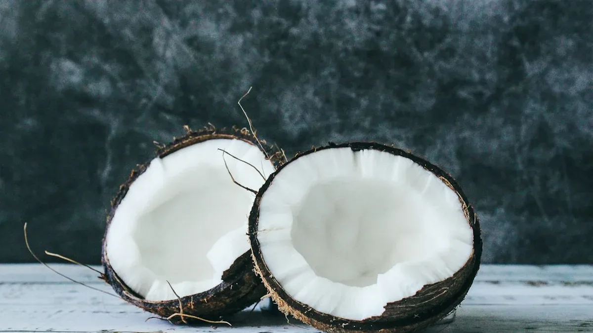huile de coco comedogene — Huile de coco comédogène : explications et repères