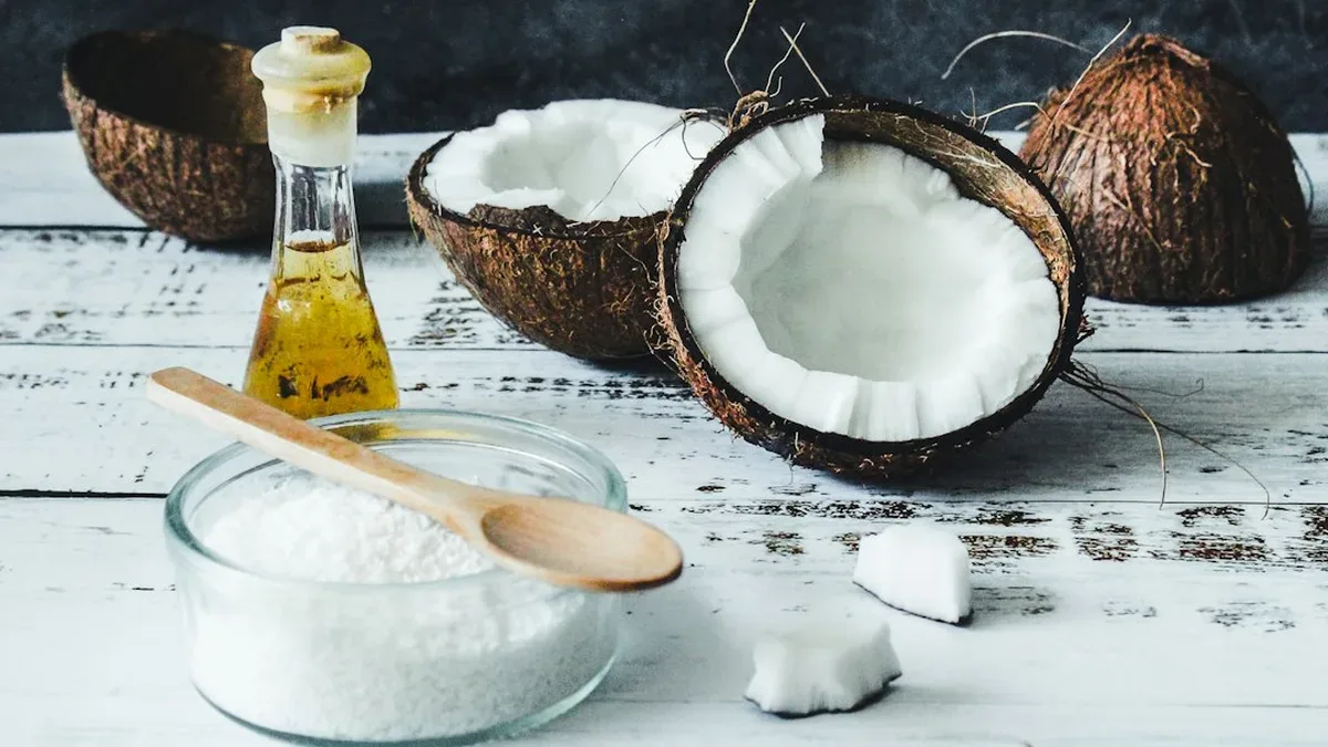huile de coco sur le visage bon ou mauvais — Huile de coco sur le visage bon ou mauvais : mode d’emploi