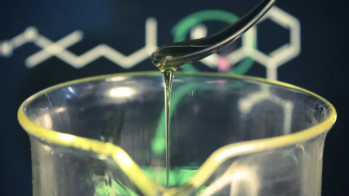 phenoxyethanol danger — Phénoxyéthanol danger : définition, effets et limites